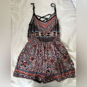 Angie- Small romper with pockets